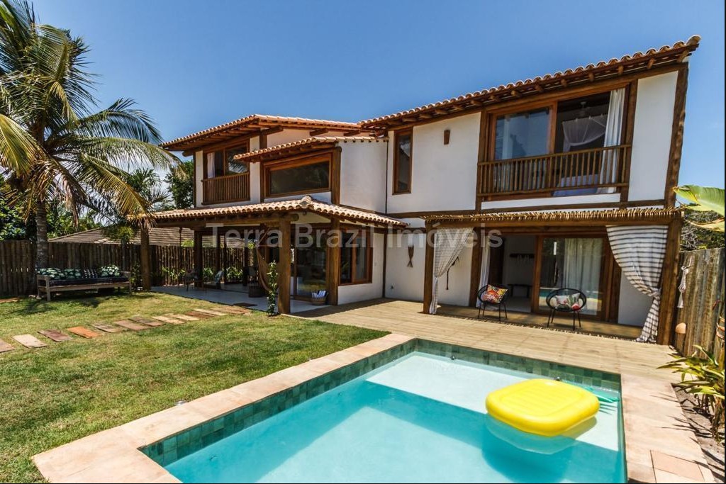 Casa Vivamar com 3 suítes, piscina e acesso à Praia dos Amores no Outeiro das Brisas in Porto Seguro/BA