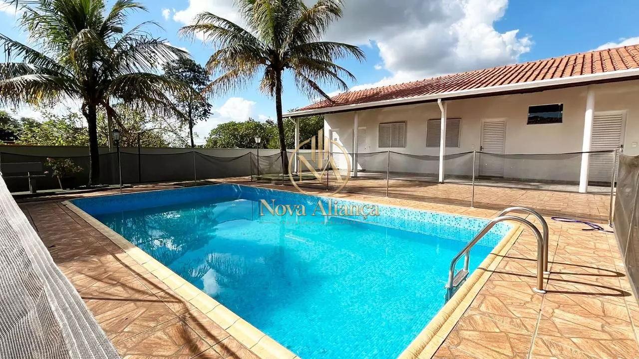 Chácara de 6.000 m² com piscina aquecida no Condomínio Eldorado in Jaú/SP