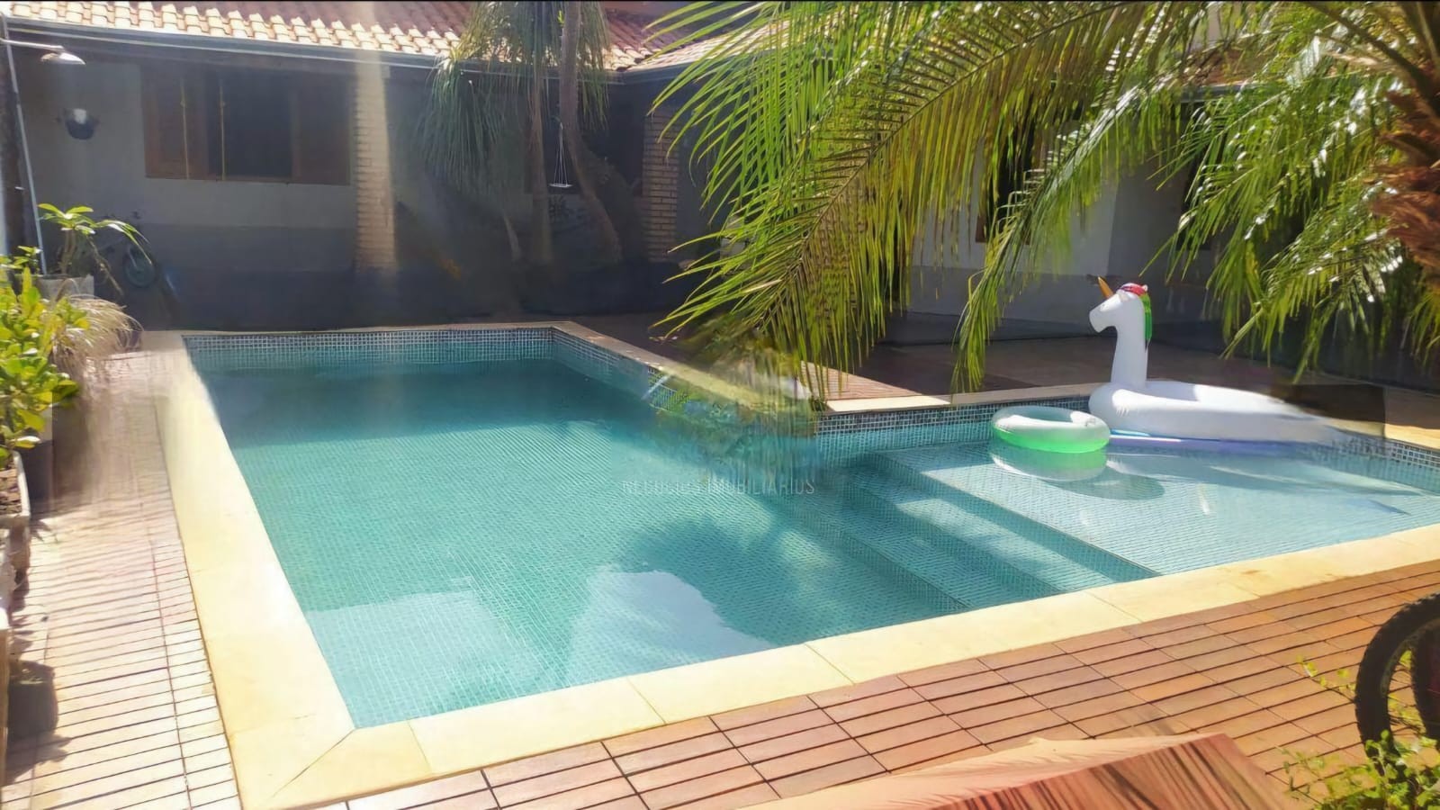 Casa com piscina aquecida e edícula no Condomínio Flamboyant em Jaú