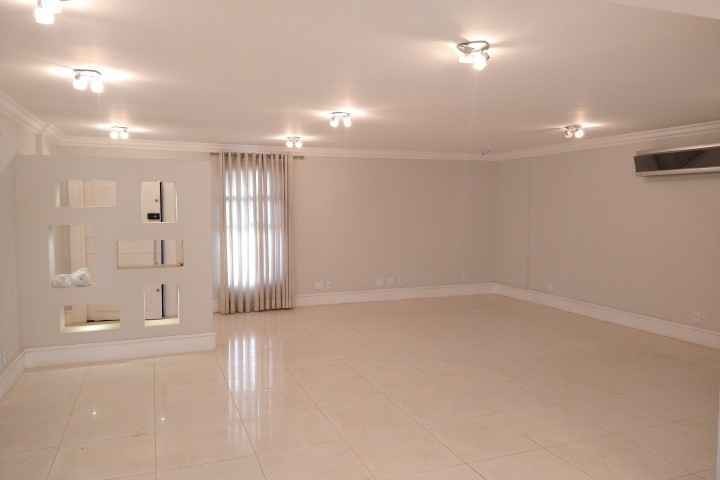 Apartamento de 276 m² com 4 dormitórios e varanda gourmet no Centro de Jaú à Jaú/SP