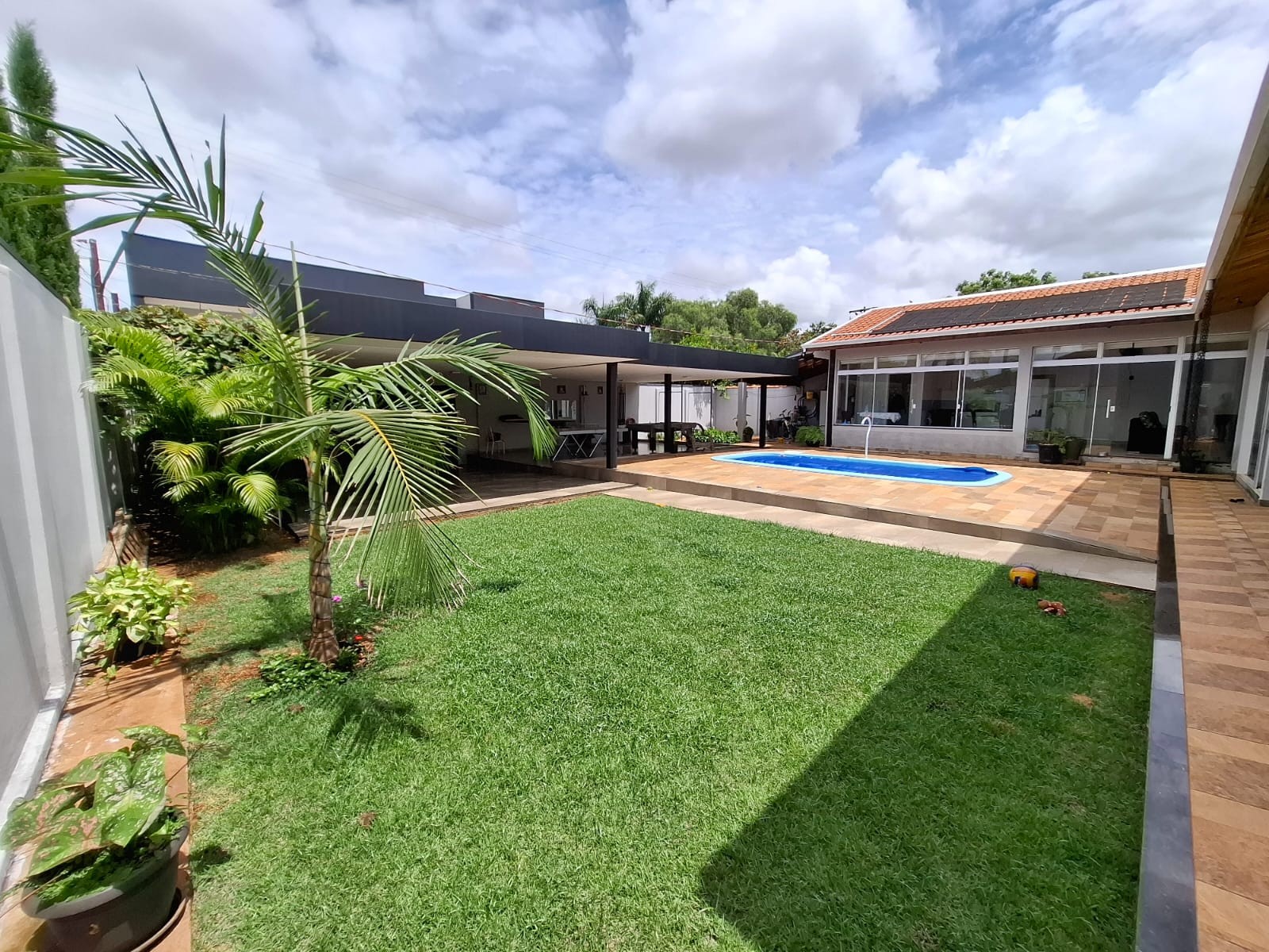 Casa com piscina aquecida e energia solar no Condomínio Primavera à Jaú/SP
