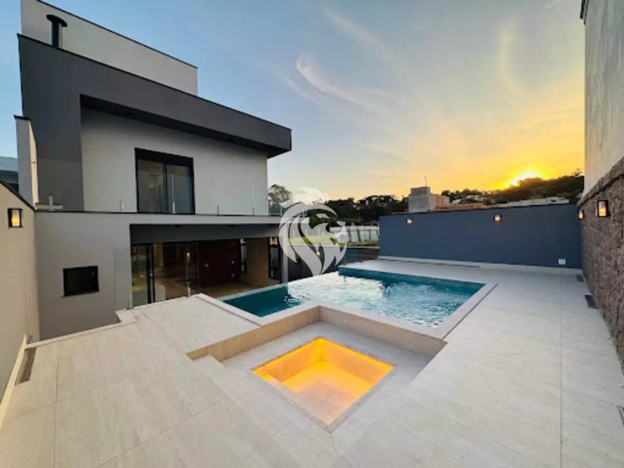 Casa com 3 suítes e piscina com borda infinita no Villa Sapezal in Indaiatuba/SP