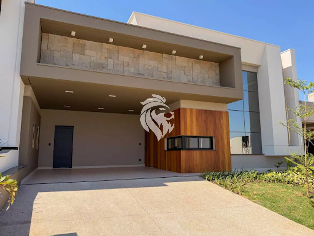 Casa com 3 suítes e fachada em pele de vidro no Dona Maria Cândida in Indaiatuba/SP