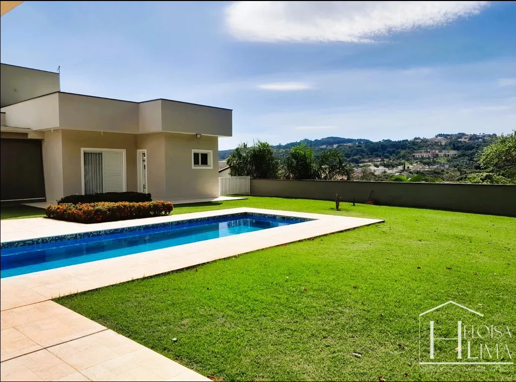 Casa térrea de alto padrão no Condomínio Ipê Velho, em Vinhedo in Vinhedo/SP